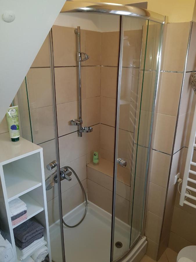 Apartment And Room Marija คิร์ก ภายนอก รูปภาพ