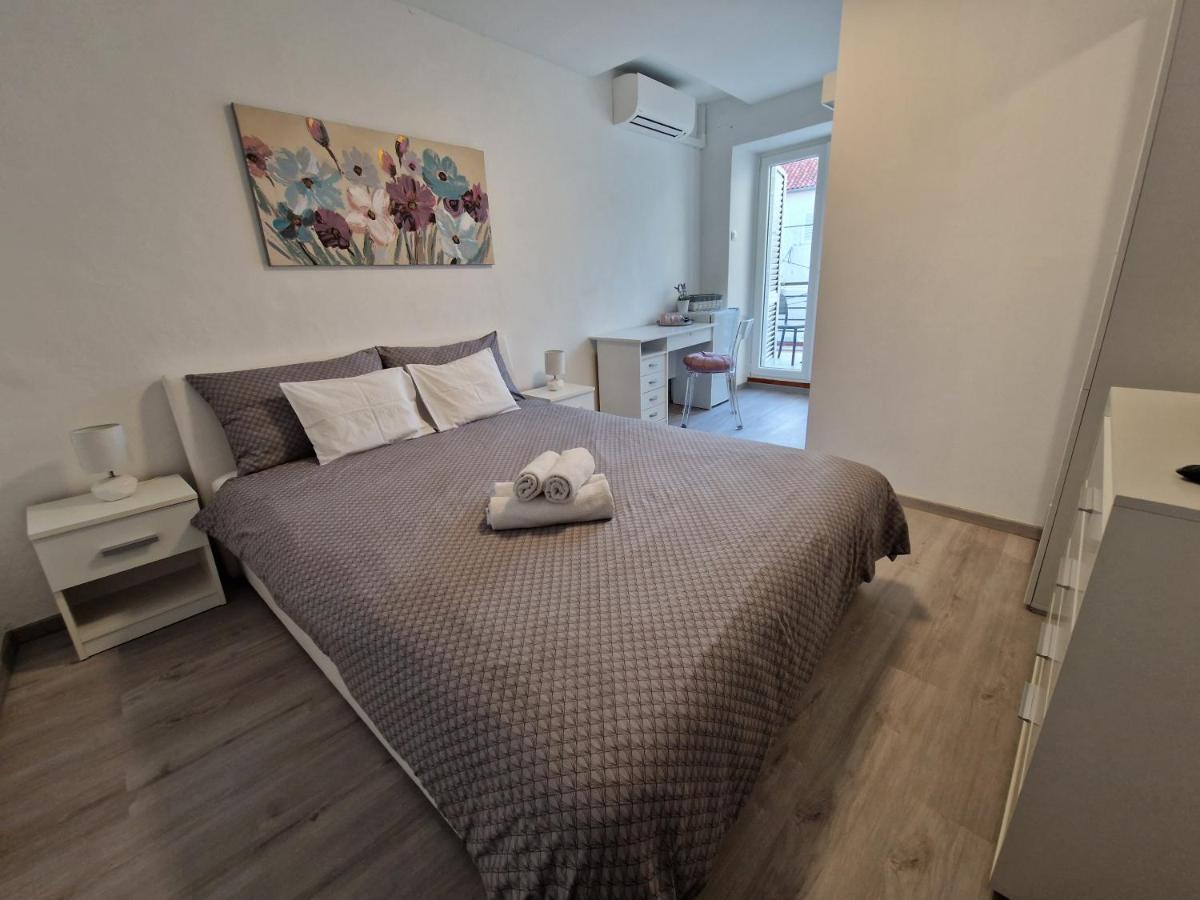 Apartment And Room Marija คิร์ก ภายนอก รูปภาพ