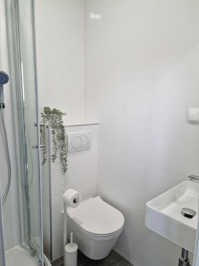 Apartment And Room Marija คิร์ก ภายนอก รูปภาพ