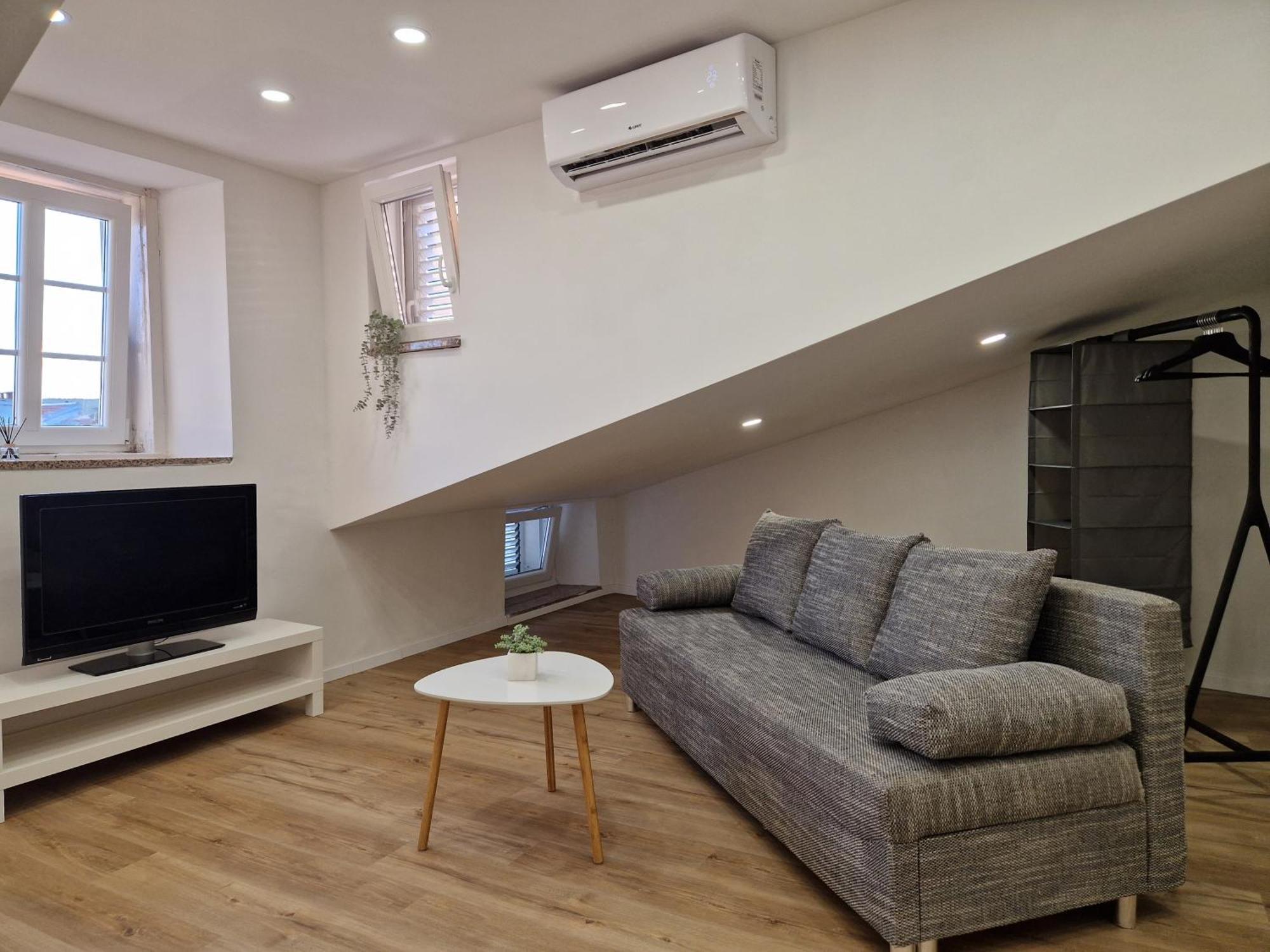 Apartment And Room Marija คิร์ก ภายนอก รูปภาพ