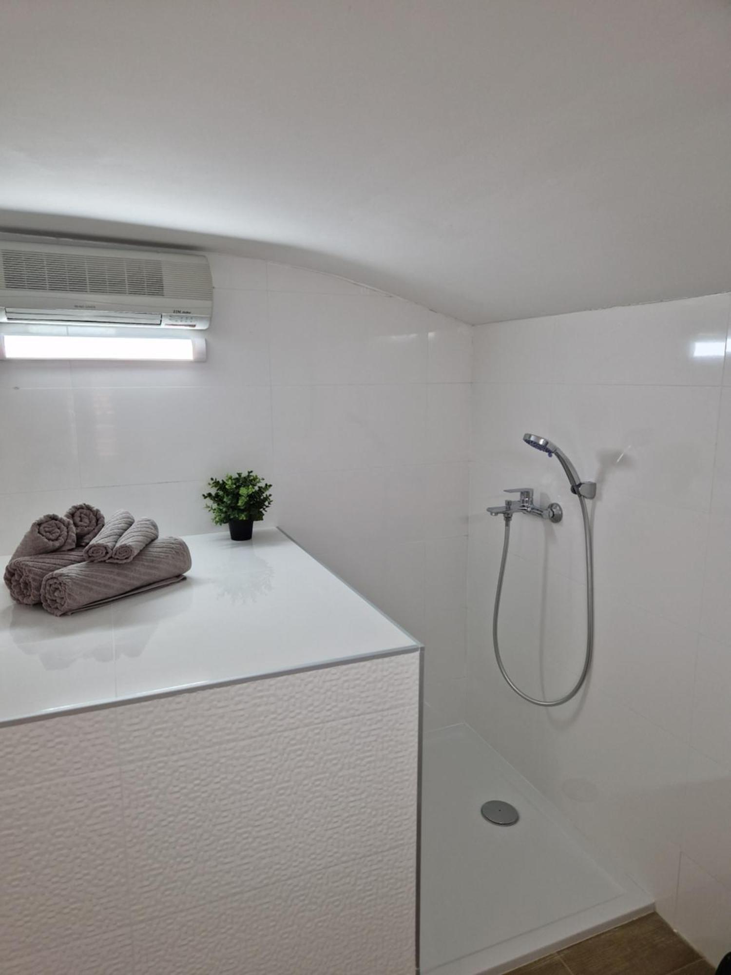 Apartment And Room Marija คิร์ก ภายนอก รูปภาพ